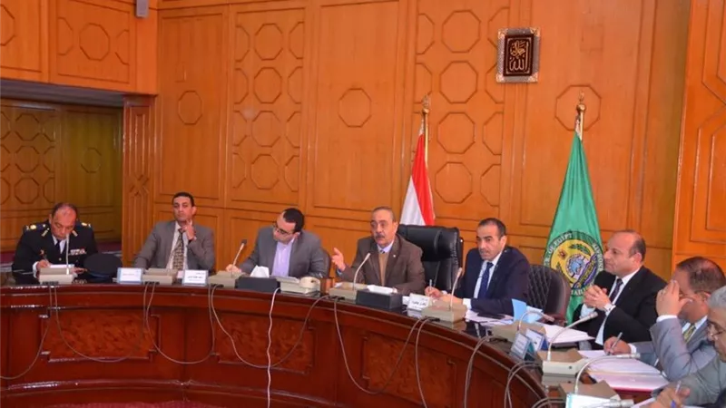 محافظ الإسماعيلية يوجه بتعظيم الموارد المالية