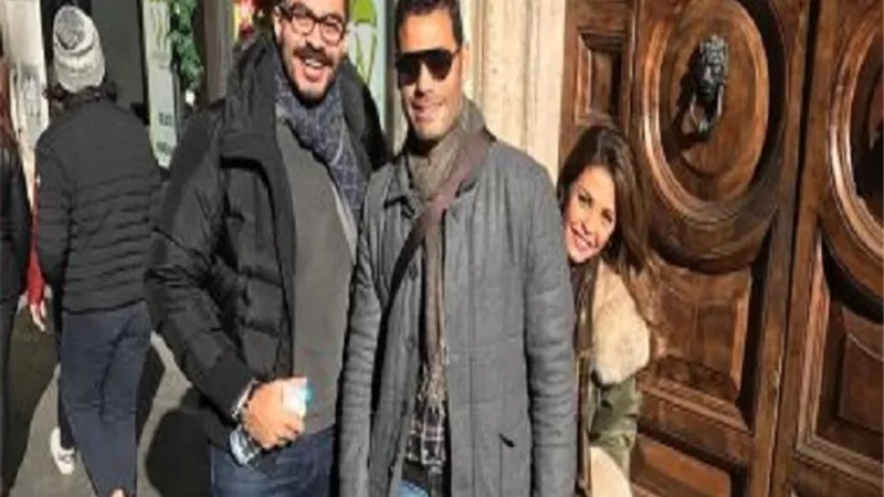 خالد سليم وزوجته يحتفلان بالكريسماس مع لقاء وعبد المنصف.. صور