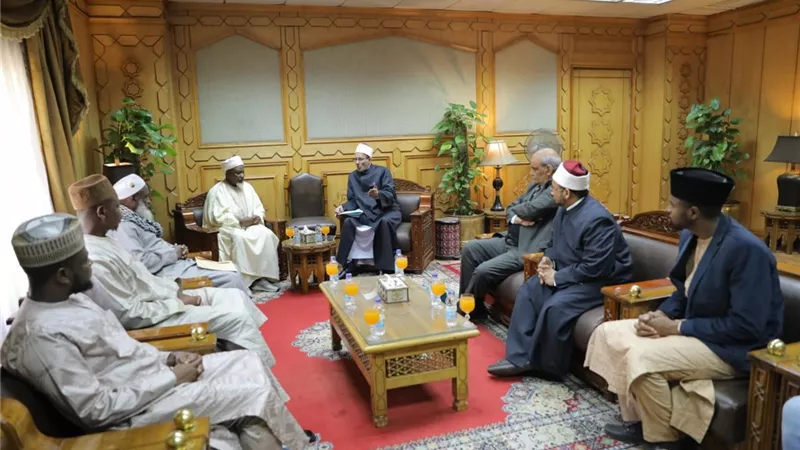 وكيل الأزهر يستقبل كبير أئمة جامع سلطان 