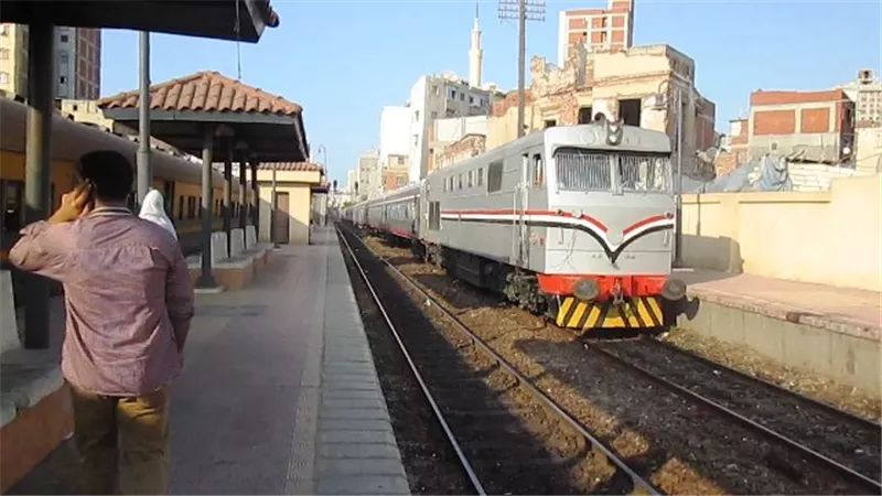 مصرع عامل سقط أسفل عجلات القطار بمحطة دشنا