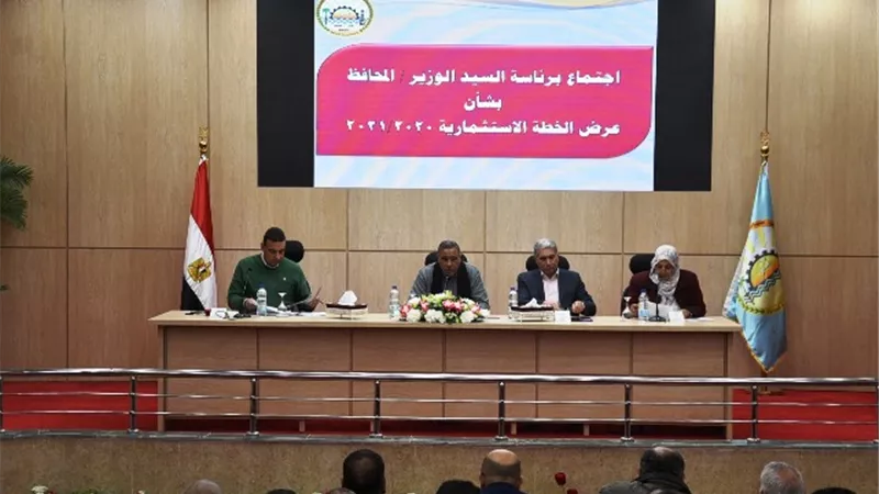 محافظ مطروح: تنفيذ كل المشروعات التى تحقق العدالة وتخدم المواطنين.. بالصور