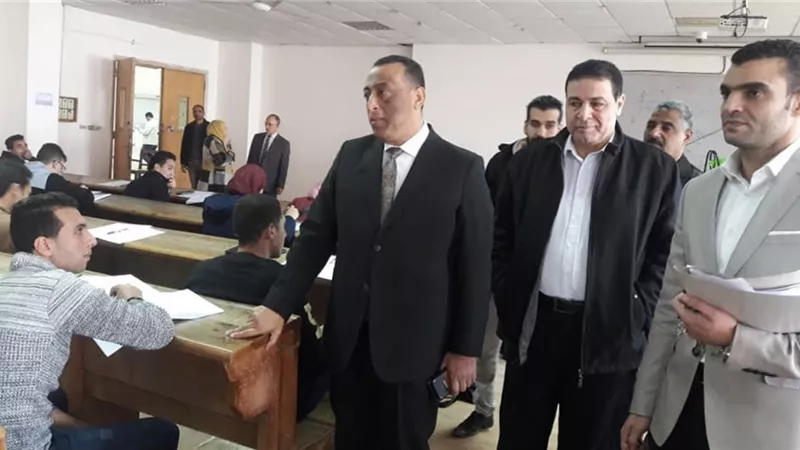 المصرى .. يتابع سير إجراء إمتحانات النظرى للفصل الدراسي الأول.. بآداب طنطا