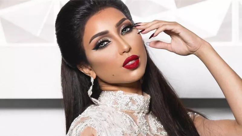 منع دنيا بطمة من السفر والتحقيق معها بتهمة ابتزاز مشاهير