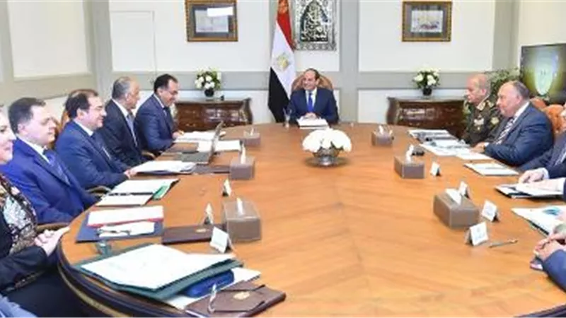 السيسي يناقش سبل تسوية الأزمة الليبية بما يحد من التدخلات الخارجية غير المشروعة