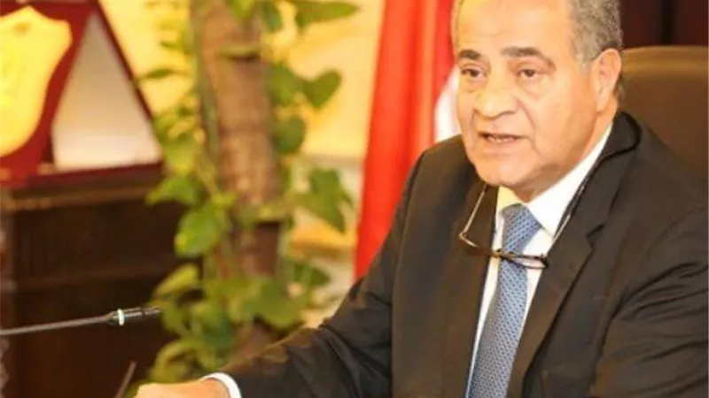 وزير التموين يتلقى تقريراً عن توافر السلع الأساسية وأرصدتها الاستراتيجية