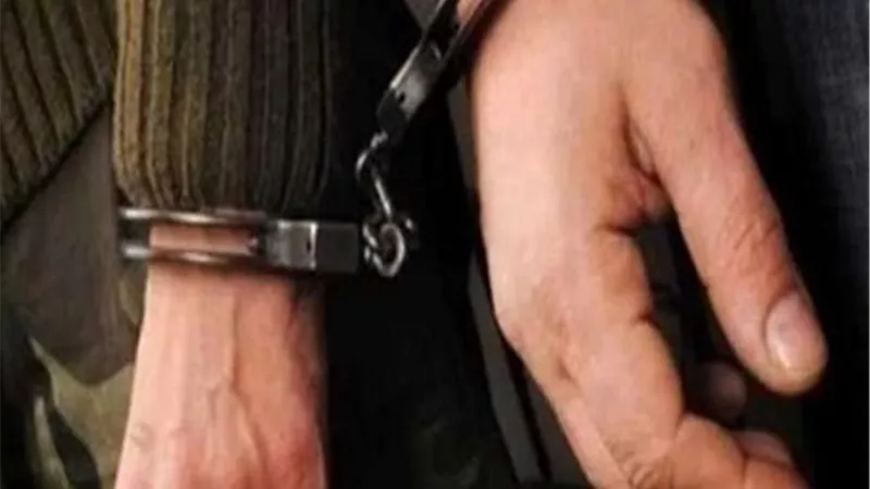 حبس أمين شرطة بقنا بعد سقوطه بنصف كيلو حشيش