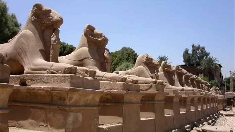 الاثار تكشف حقيقة 