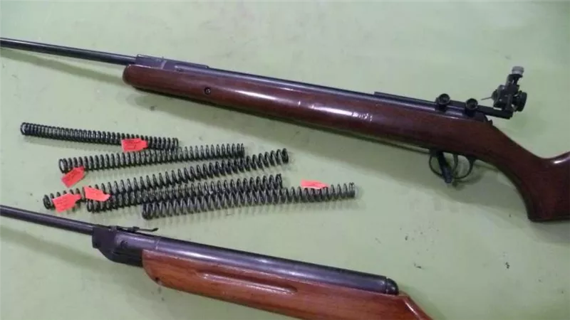 إحباط تهريب 5 بنادق و2850 طلقة بميناء سفاجا البحري