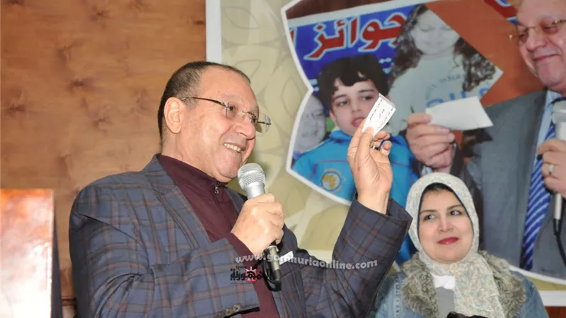 بالصور.. توزيع 20 رحلة عمرة مجانية على العاملين بمؤسسات الدلتا التعليمية