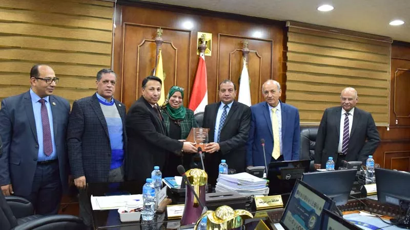 الصيدليه الاكلينكيه وتجاره انجليزى الافضل ببنى سويف