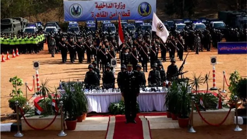 أكاديمية الشرطة تستقبل طلبة كليات الحقوق لتعريفهم بمهام الضباط.. صور