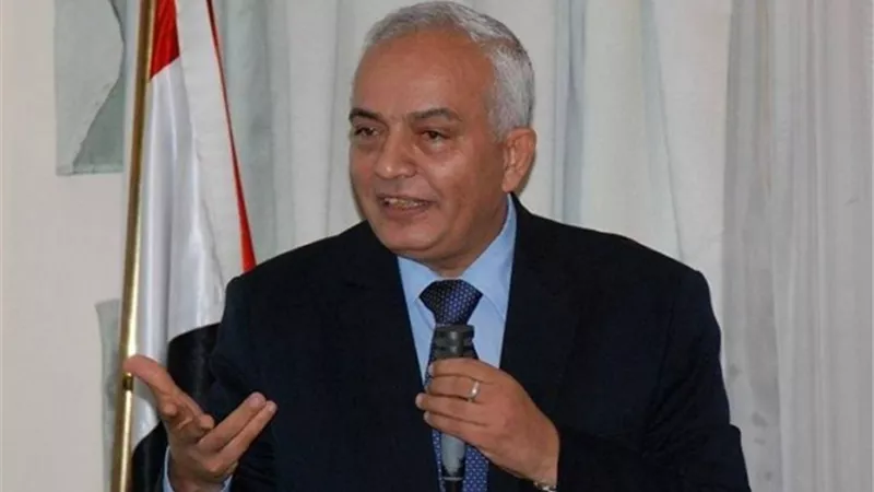 حجازي يطالب طلاب الصفين الاول والثاني الثانوي بالتدريب علي اسئلة الاختبارات