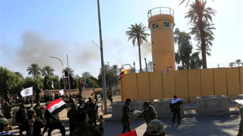 ترامب يتهم إيران بتنسيق الهجوم على السفارة الأمريكية في بغداد