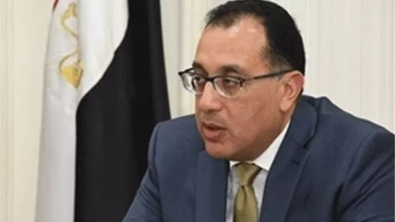 48 ساعة لتنفيذ قرار رئيس الوزراء بنقل الموظفين إلى الشهر العقارى