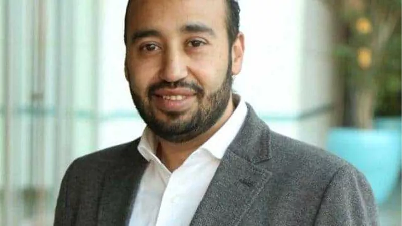 أمين 