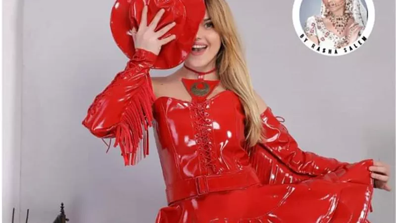 مصممة الأزياء رشا سالم تبهر متابعيها بأحدث أعمالها .. صور