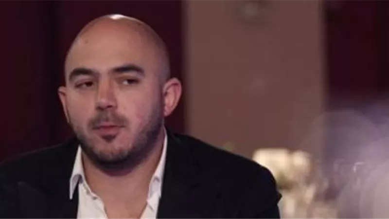 محمود العسيلي يصدم شاباً بسيارته أمام الأوبرا