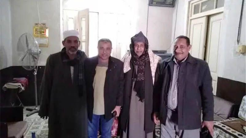 رئيس مركز أسيوط يزور كنيسة العذراء لتقديم التهنئة...صور