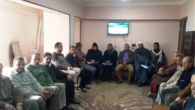 وكيل أوقاف أسيوط يجتمع بأعضاء الشئون القانونية لتوزيع الأعمال...صور