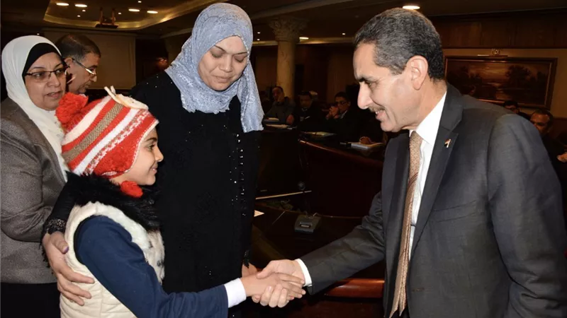 محافظ الغربية .. يبحث عدداً من مشاكل المواطنين فى إجتماعه مع القيادات التنفيذية بالمحافظة