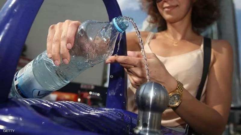 جفاف الشفاه والتجاعيد .. أعراض تنذر بنقص السوائل في الجسم