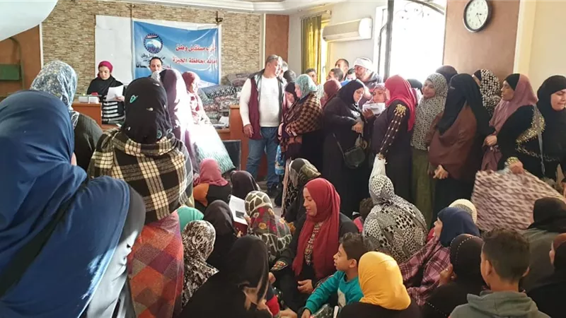 أمانة المشروعات بالجيزة توزع 1000 بطانية ضمن مبادرة 