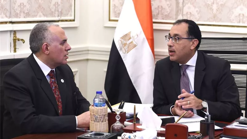 مدبولى يبحث ترشيد استهلاك المياه وأنظمة الري الحديث وتأهيل الترع