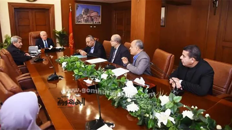 الغضبان يعقد اجتماعا بشأن إقامة توسعات بعدد من المدارس ببورسعيد