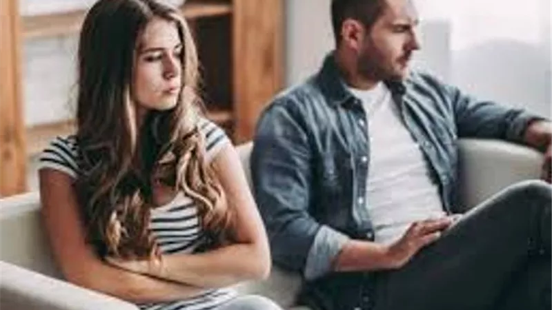 خبراء يتحدثون عما يحفز الأزواج على البقاء أو الانفصال