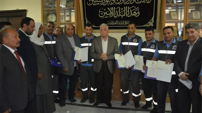 فودة يكرم عدد من افراد مرفق الاسعاف لامانتهم