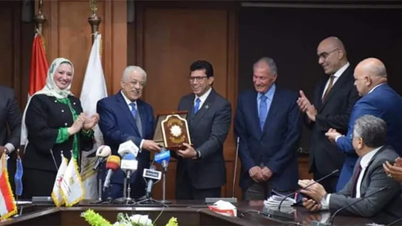 وزيرا الرياضة والتعليم يشهدان توقيع بروتوكول تعاون لنشر كرة اليد في المدارس