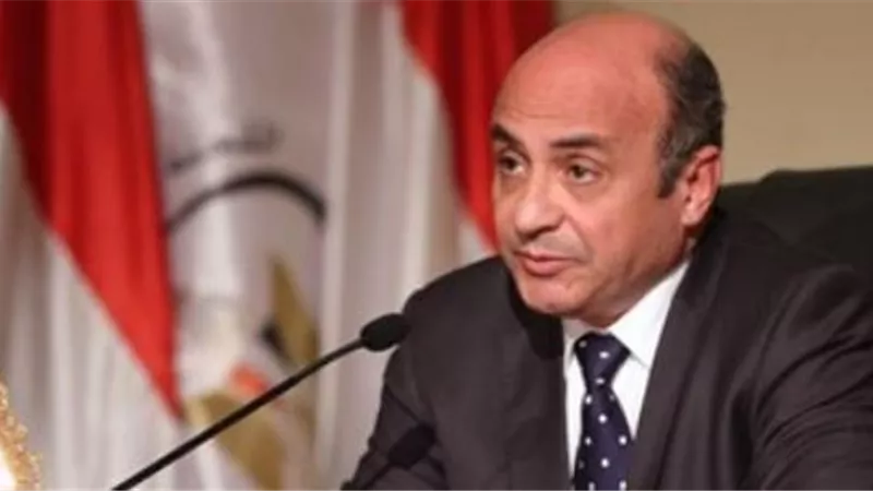 العدل: قرار مد العمل فترة مسائية اختياريا وبمقابل للعاملين بمصلحة الشهر العقارى والتوثيق