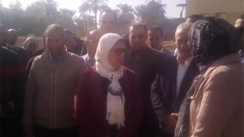 وزيرة الصحة تبدأ جولتها بالأقصر بتفقد مستشفي العديسات