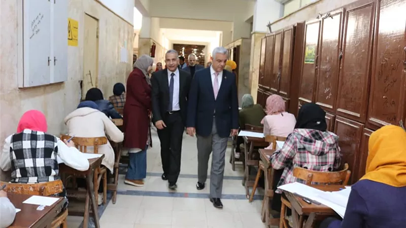 كلاكيت ثالث مرة ... مشاجرة بالاسلحة البيضاء بجامعة المنوفية أثناء الامتحانات