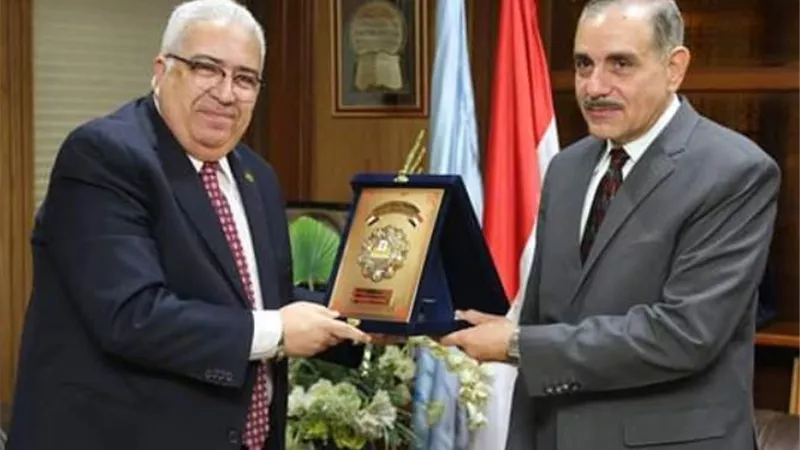 رئيس التأمين الصحي ومحافظ كفرالشيخ يفتتحان قسم الاستقبال والطوارئ بفوه