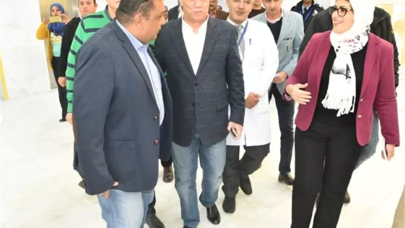 وزيرة الصحة تتفقد مستشفى إسنا الجديدة