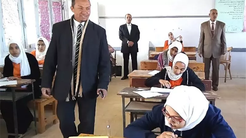 بدء امتحانات نصف العام للصف الثالث الابتدائي والتعليم الفنى بالوادى الجديد