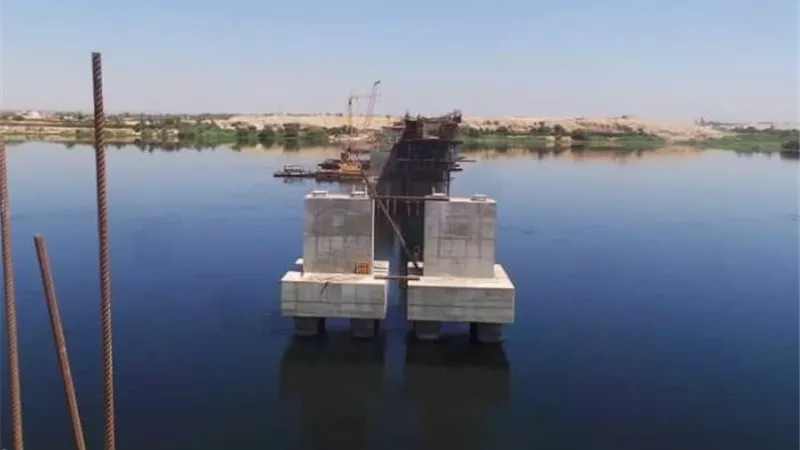 وزير النقل يتفقد مشروع محور كوبرى كلابشة فوق النيل بأسوان