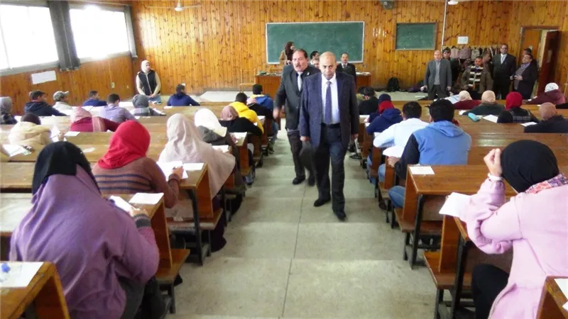 جامعة المنيا تنضم لحملة منع البنطلون المقطع