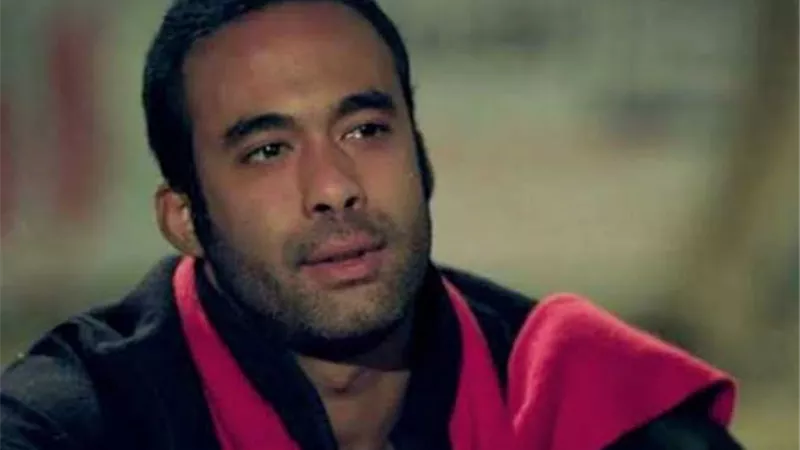 شاهد صورة نادرة لهيثم زكى مع جدته