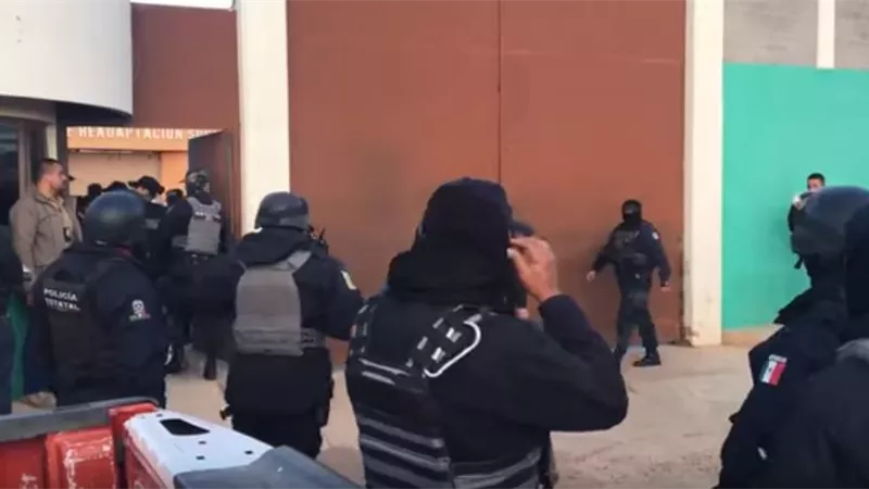 مباراة كرة قدم تتحول إلى معركة دموية بالأسلحة النارية راح ضحيتها 16 شخصاً.. فيديو