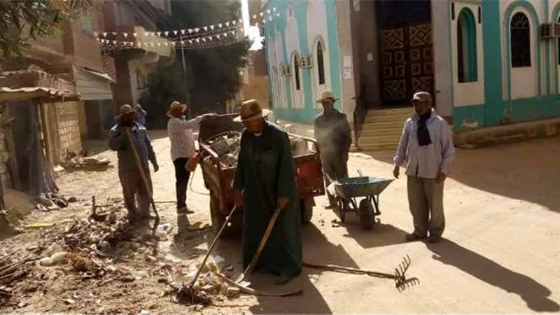 استجابة للجمهورية أون لاين: إزالة مخلفات البئر القديم حفاظاً على المظهر العام وسلامة المواطنين بالوادى الجديد.صور