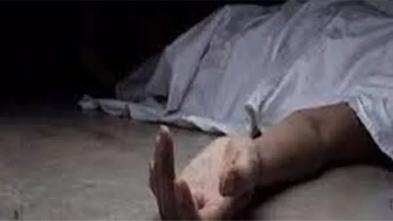 ماتت بطلقة بالرأس في غرفة نومها.. وعائلتها لا تستطيع دفنها