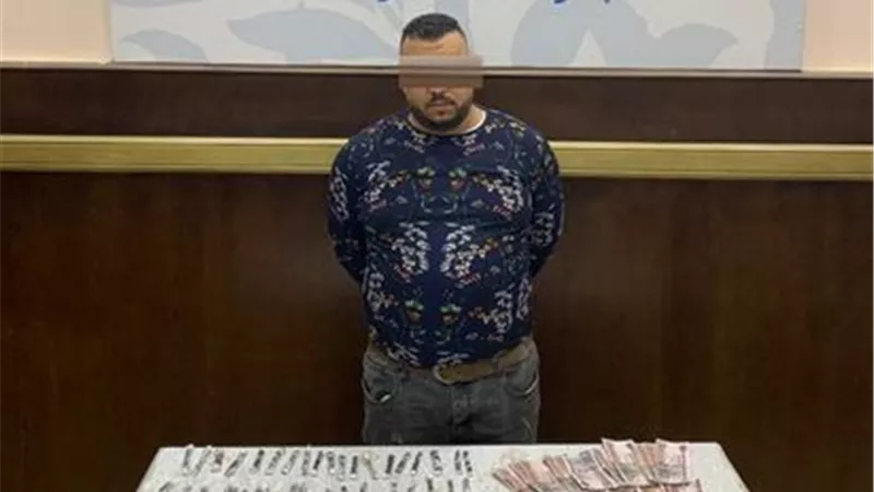 القبض على عاطل حلوان وبحوزته كمية من مخدر 