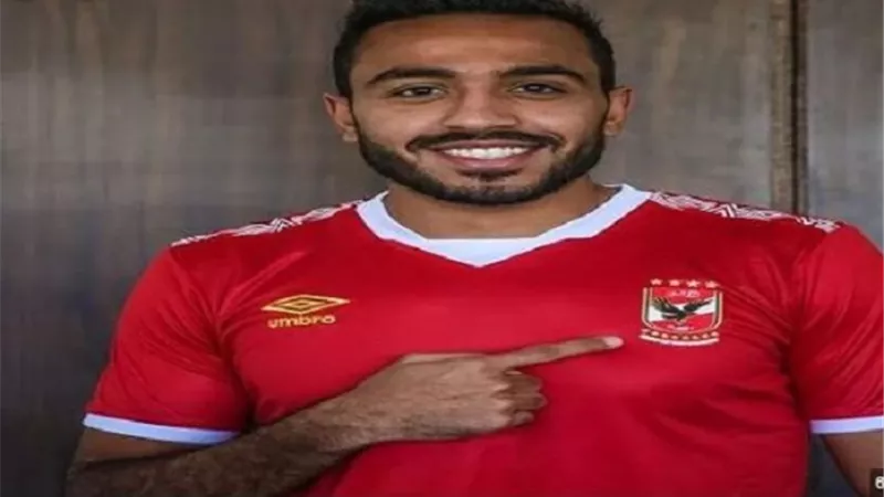 الأهلى يضم 