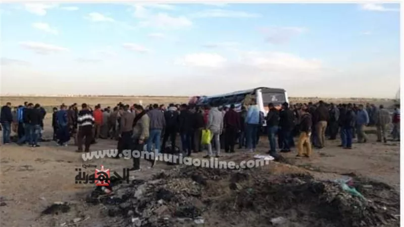 بالصور.. إصابة ١٩ شخص فى انقلاب أتوبيس بطريق بلبيس_العاشر