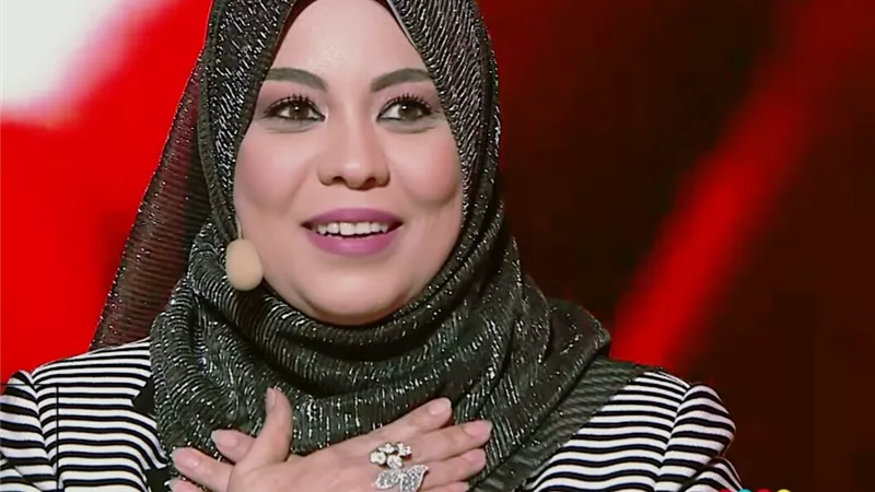 الشاعرة هبة الفقي قصيدتها تدرس في الإمارات
