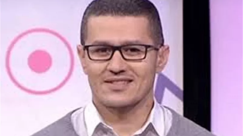 شاهد سخرية احمد عفيفى من طرد نجم الزمالك امام أسوان