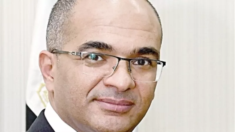 نائب وزير الإسكان يتابع سير العمل بجهاز تنظيم مياه الشرب والصرف الصحى