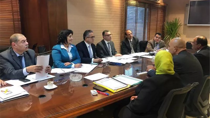 العناني يترأس لجنة تقييم المتقدمين لشغل وظائف قيادية بالوزارة